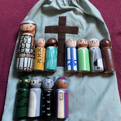 12 peg set of Bible figures