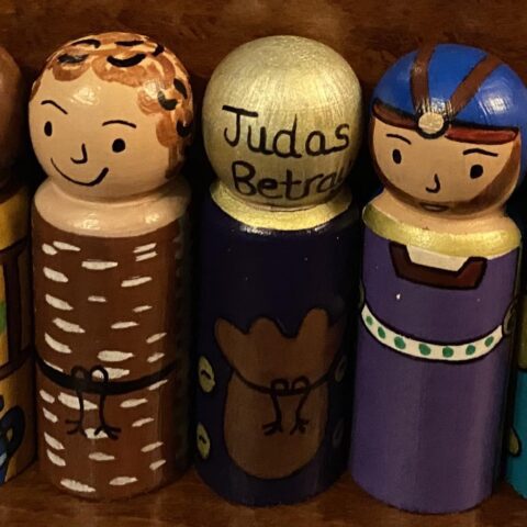 Lead up to the Easter story peg doll set of 15