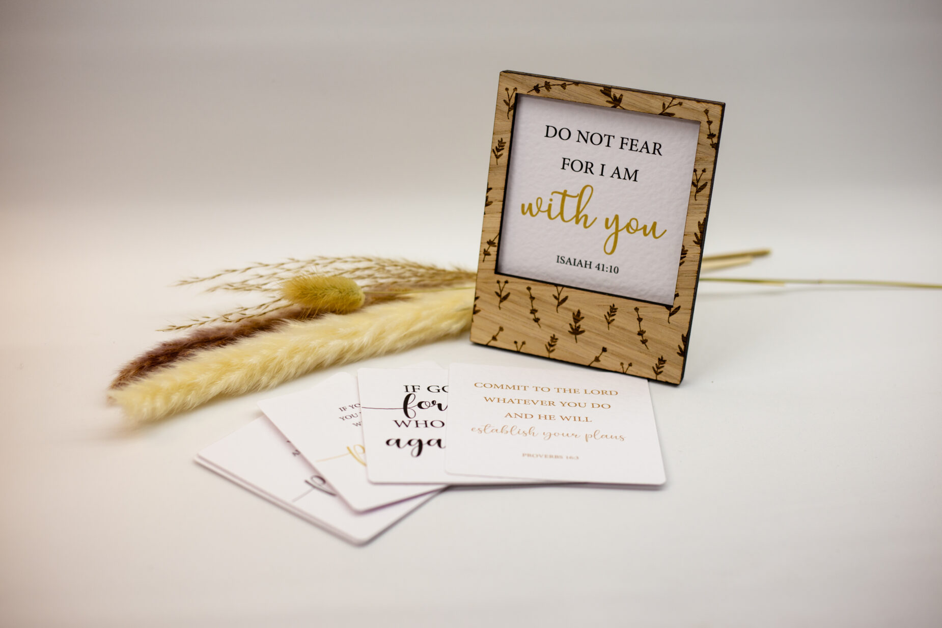 Verse of the Day Display: Christian Gift With Instant Photo Style